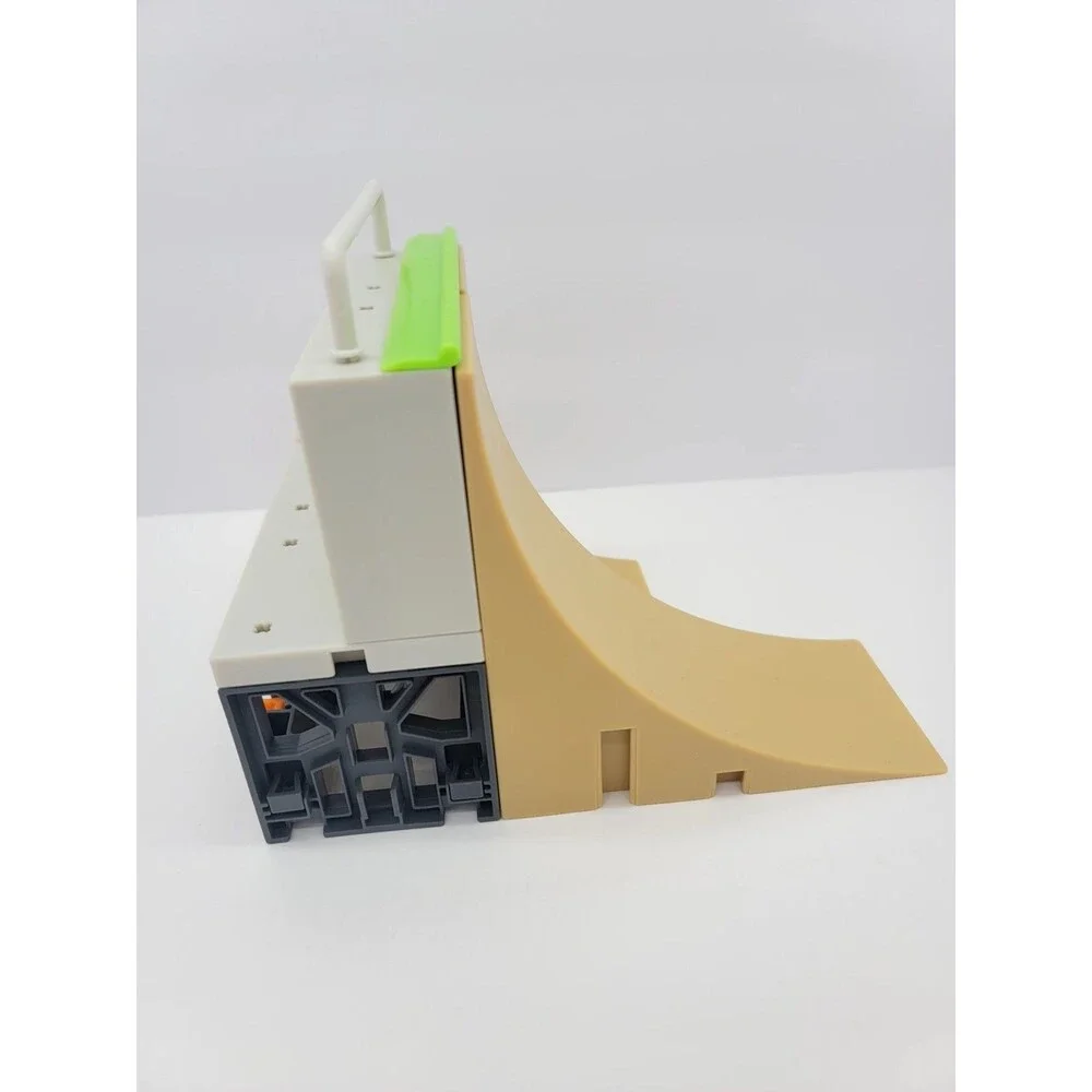 Tech Deck Competition Wall X-Connect Park Creator Building Kit Incomplete